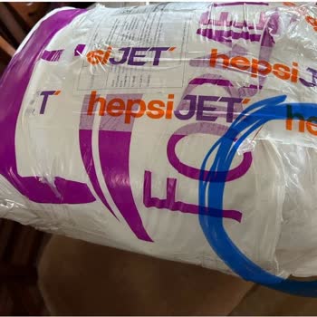 Hepsijet'in Yırtık Poşet Skandalı