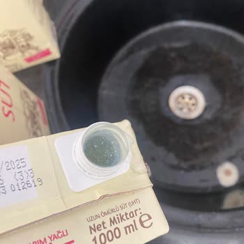 A101'den Aldığım Bir Koli Birşah Süt Bozuk Çıktı