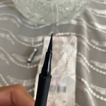 Rossmann Maybelline Göz Kalemi Kusurlu Ürün