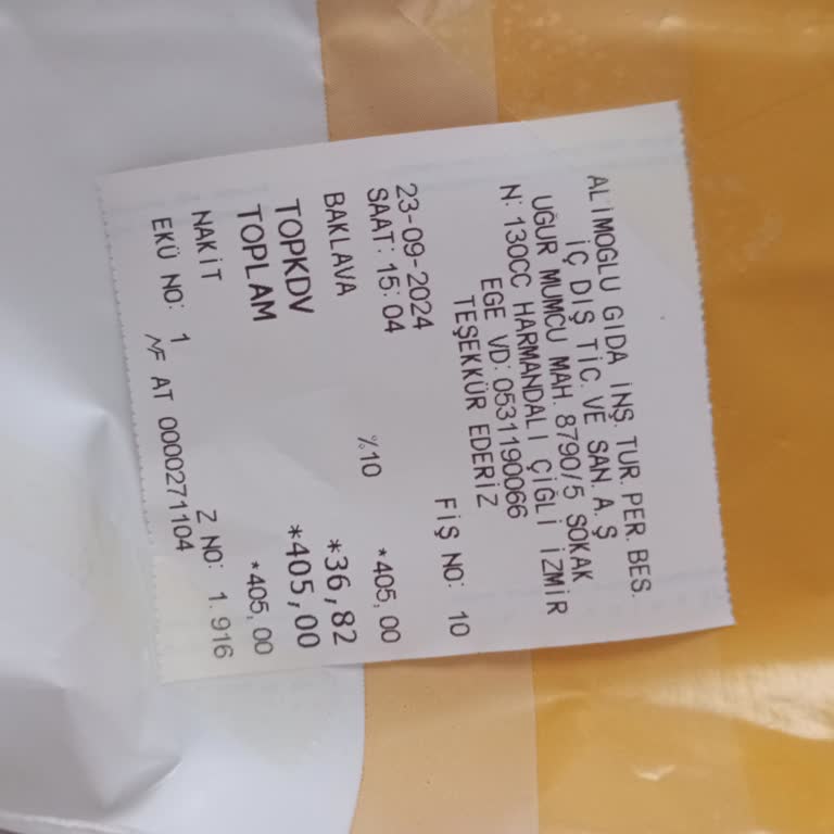 Alimoğlu Baklava Bayat Ve Sert Baklavalarla Hayal Kırıklığı