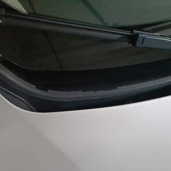 BMW F30 Ön Cam Fitilinde Çatlamalar Oldu!