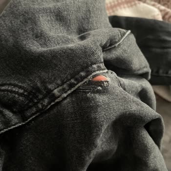 Mavi Sorumsuzluğu Pantolonlarım Çöp