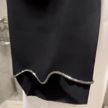 Oleg Cassini Dress Fell Apart After One Wear, Denied Refund Despite Defect