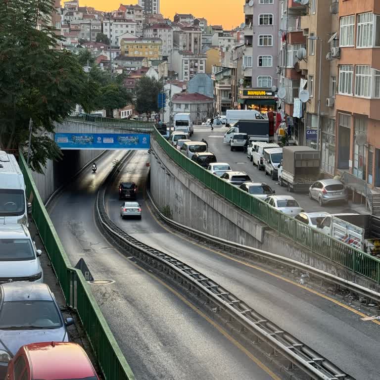 İstanbul Büyükşehir Belediyesi Tünel Geçişlerinde Aşırı Hız Ve Tehlike