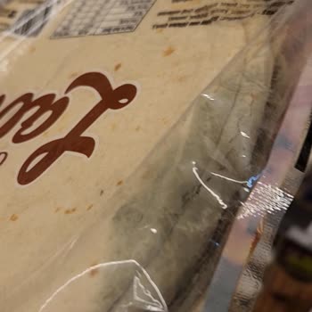 Şok Marketler Küflü Lavaş Ekmeği