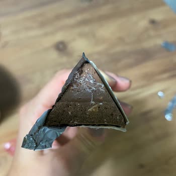 Migros'tan Aldığımız Küflü Örümcek Ağlı Toblerone Çikolata