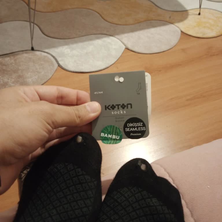 Koton'un Çorap Kalitesizliği