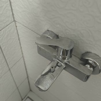 ECA Marka Banyo Bataryası Duş Başlığı Aparatı Durmadan Düşüyor