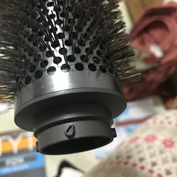 Dyson Airwrap Başlık Sorunu: Kullanımda Çıkıyor Ve Hareket Ediyor