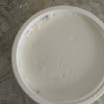 BİM De Dost Yoğurt Küflü Çıktı.