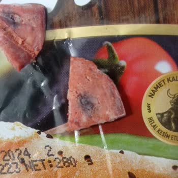 Namet Sucuk İçinde Ne Olduğu Belirsiz Madde
