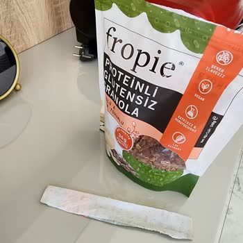 Fropie Granola Paketinde Örümcek Ağı Şoku
