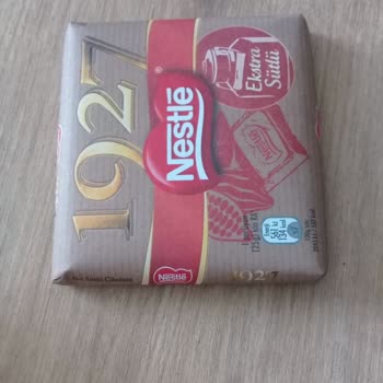 A101 Bozuk Nestle Çikolatası İndirimle Kasa Yanında Satıyor