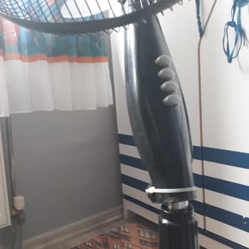 Kumtel Ataklı Vantilatör Dik Durmuyor