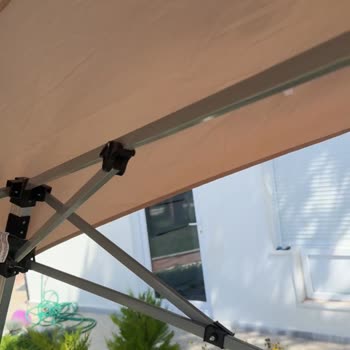 Bauhaus Sunfun Easy Up Partyzelt gekauft, Zelt zerbricht nach nur drei Tagen