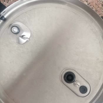 Fissler Vitaquick Premium Düdüklü Tencere Daha İlk Kullanımda Karardı.