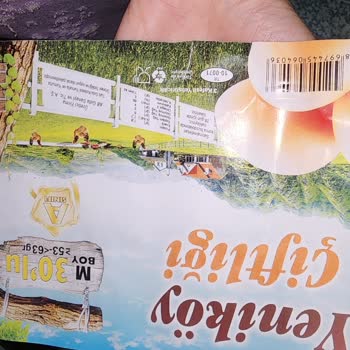 A101 Yeniköy Çiftliği Uzun İnce Formda Üstelikte Hasarlı Yumurta