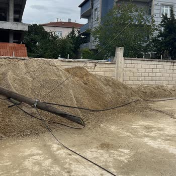 Türk Telekom İnternet Direği Kırıldı, Hizmet Alınamıyor