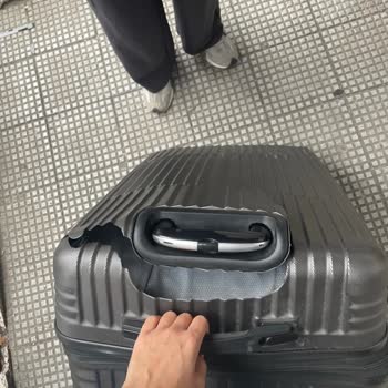 AJet Bavulum Kırıldı Ama Kimse İlgilenmiyor Sağlam Bavulum Kırıldı