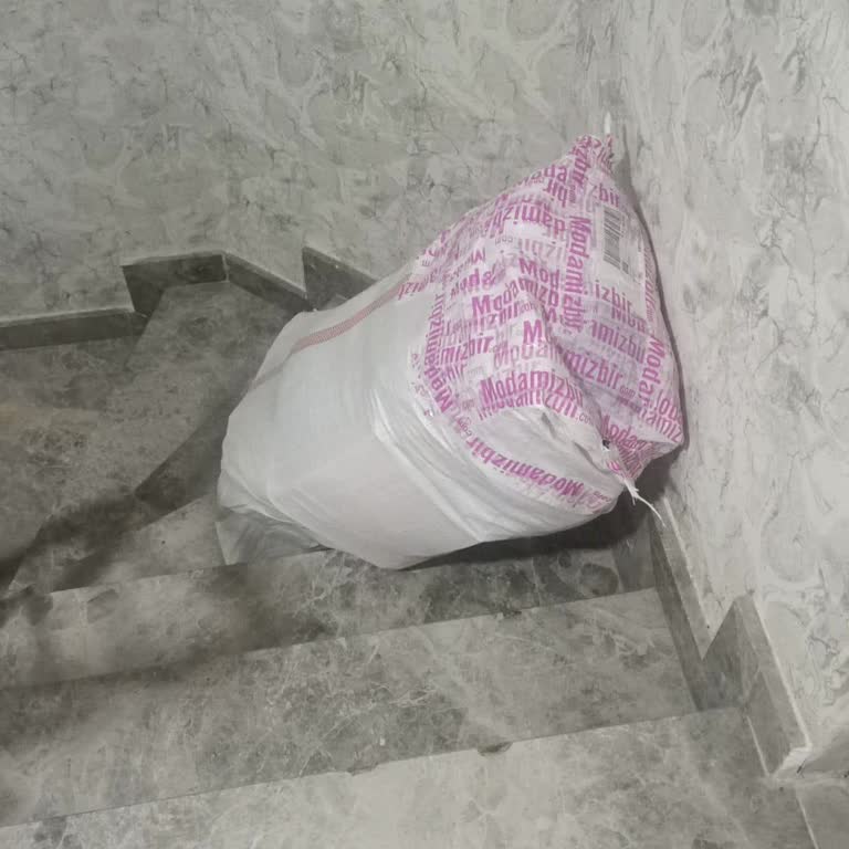 MNG Kargo Kargoyu 2. Kata Çıkarmak İstemedi.