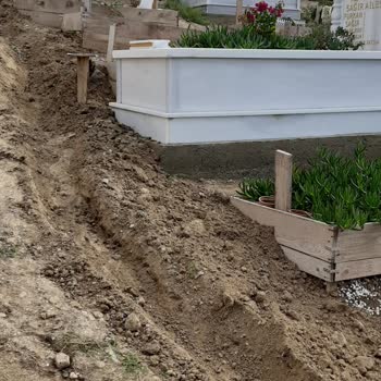 İstanbul Büyükşehir Belediyesi Büyükçekmece Ada 19 Yeni Mezarlar Su İçinde