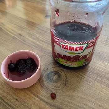 Tamek Vişne Reçeli Çekirdek Çıktı