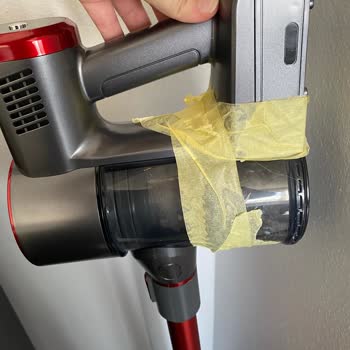 Fakir İnovator X 7272 Dikey Süpürge Hazne Alt Kapak Çentikleri Kırıldı