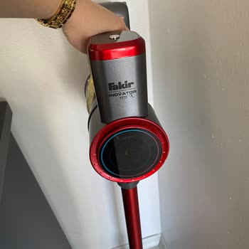 Fakir İnovator X 7272 Dikey Süpürge Hazne Alt Kapak Çentikleri Kırıldı