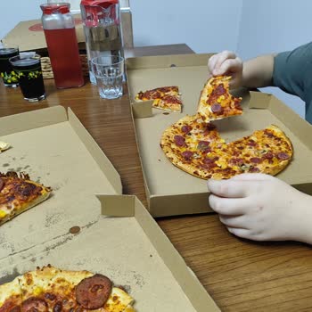 Pizza Hut Sipariş Edilen Pizzaların Hamur Seçenekleri Yanlış Geldi