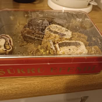 Şükrü Efendi Kurtlu Lokum Skandalı: Ürünleri Güven Vermiyor