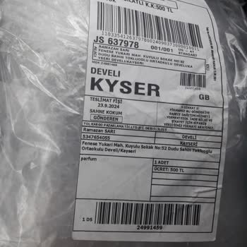 @parfum.sensin Instagram Parfüm Sensin Şişelere Su Doldurup Göndermiş