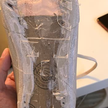 Tergan Deri Deri Ayakkabının Tabanı Açıldı
