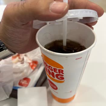 Burger King Kolanın İçindeki Kıl