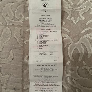 Burger King Kolanın İçindeki Kıl