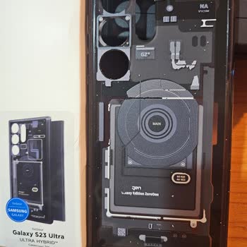 Pintura Descascarada en Funda Spigen Galaxy S23 Ultra