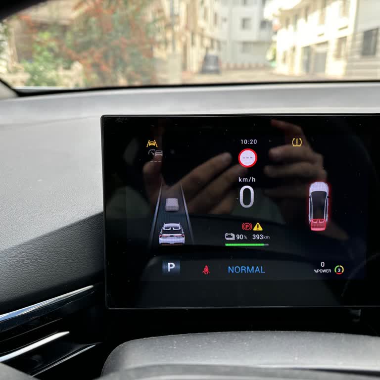 MG Türkiye Mg4 Luxury Şarj Kablosu Ve Lastik Basınç Uyarısı