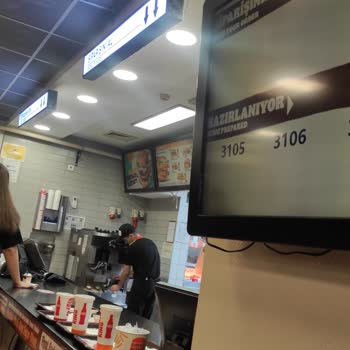 Burger King Tavuk Menüde Böcek Çıktı