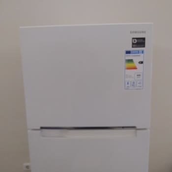 Refrigerador Samsung de 7 años tiene fuga de gas, no enfría