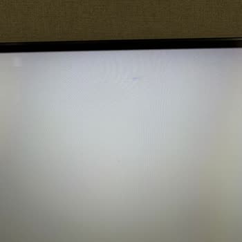 Samsung 75QN90B reemplazado seis veces y sigue con fallos