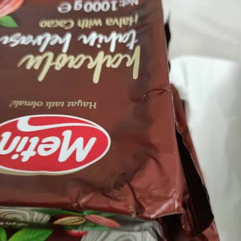 Metin Helva'dan Aldığım Ürün Patlamış Ve Yağ Akıtmış