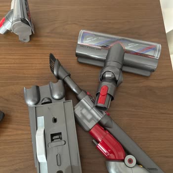 Dyson V15 se rompió en el cuarto uso, servicio al cliente deficiente