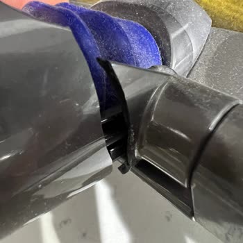Mis Accesorios de Dyson V15 se Rompieron, Servicio al Cliente Pide Pago