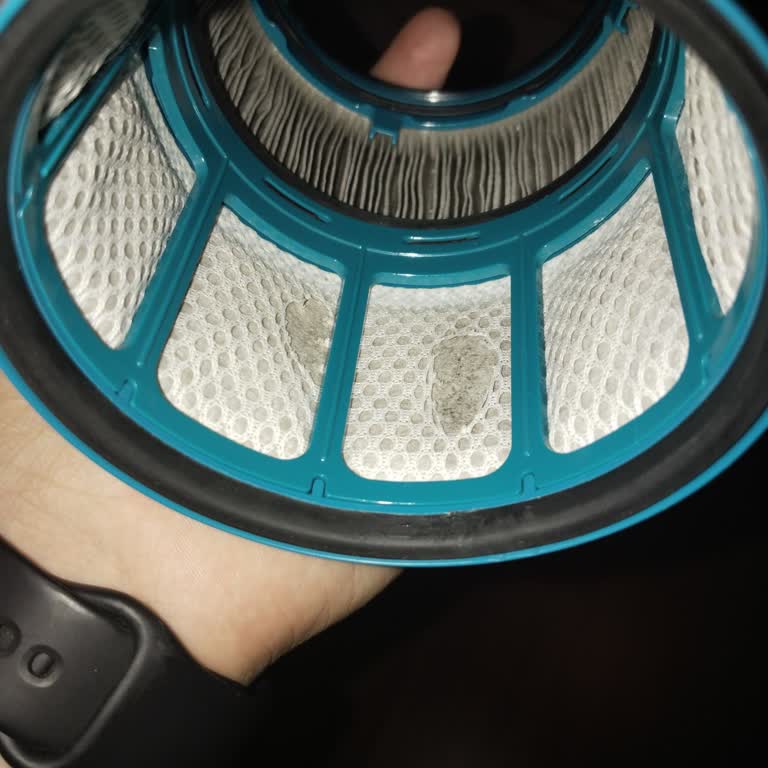 Mi Dyson Gen 5 muestra 'Vías Bloqueadas' tras limpiar el filtro