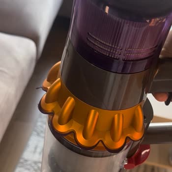 Dyson V15 Detect Absolute se Apaga—Servicio Instaló Piezas de Modelo Inferior
