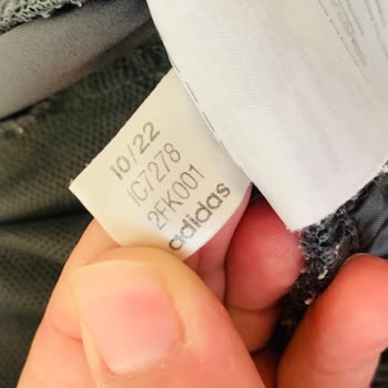 Adidas Logo Soyulması Var