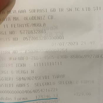 Adidas Logo Soyulması Var