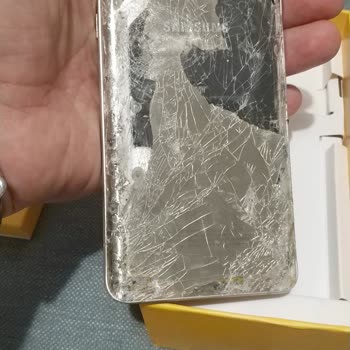 N11 Resmi Mağazasından Alınan Telefon Kutusundan Çıkan Hurda Telefon