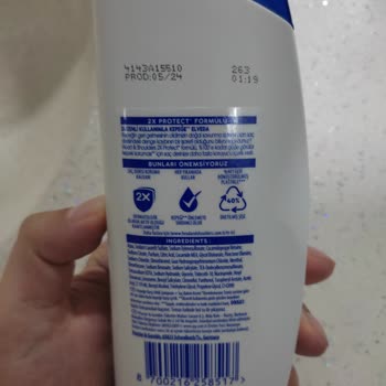 Head Shoulders'ın Yeni Formülü Saç Dökülmesine Neden Oluyor