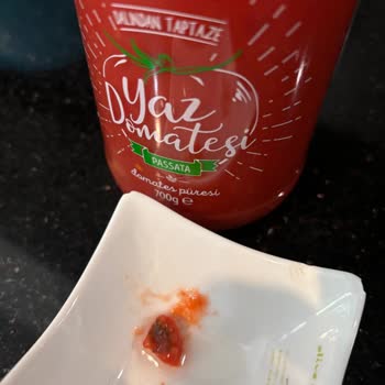 Tukaş Domates Püresinden Siyah Bir Madde Çıktı!