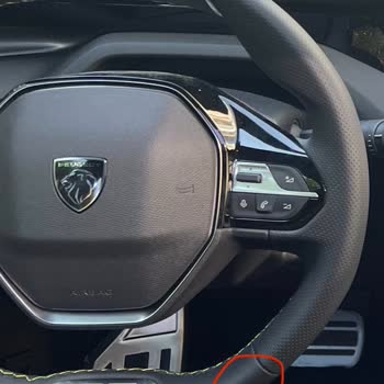 Peugeot E-308 Sıfır Araçtaki Direksiyon Kesiği